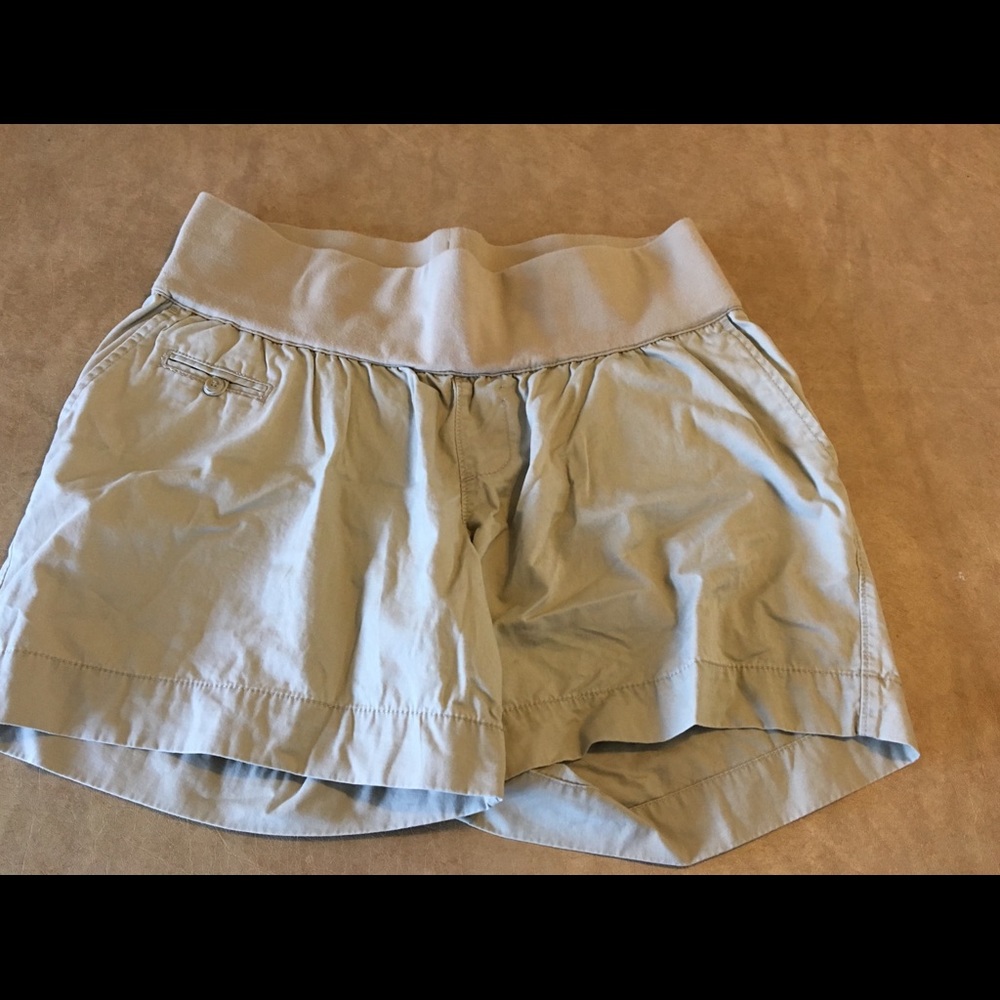 Soft kaki maternity shorts.